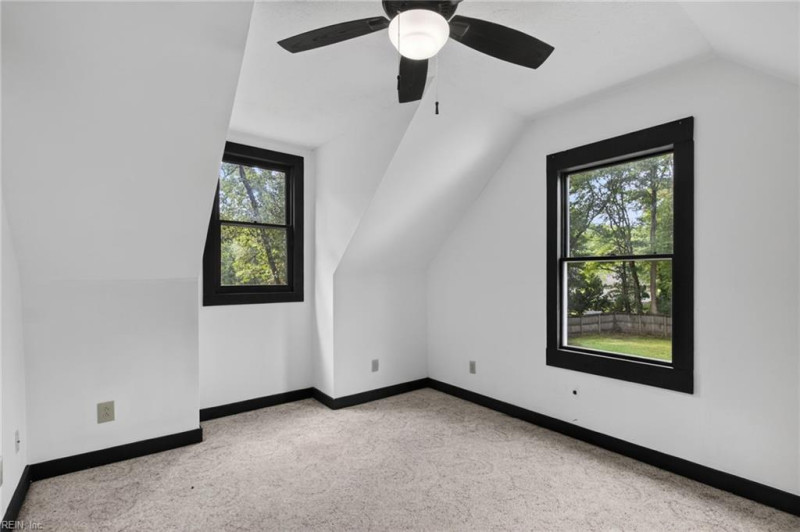Photo 20 of 33 residential for sale in Gloucester County virginia