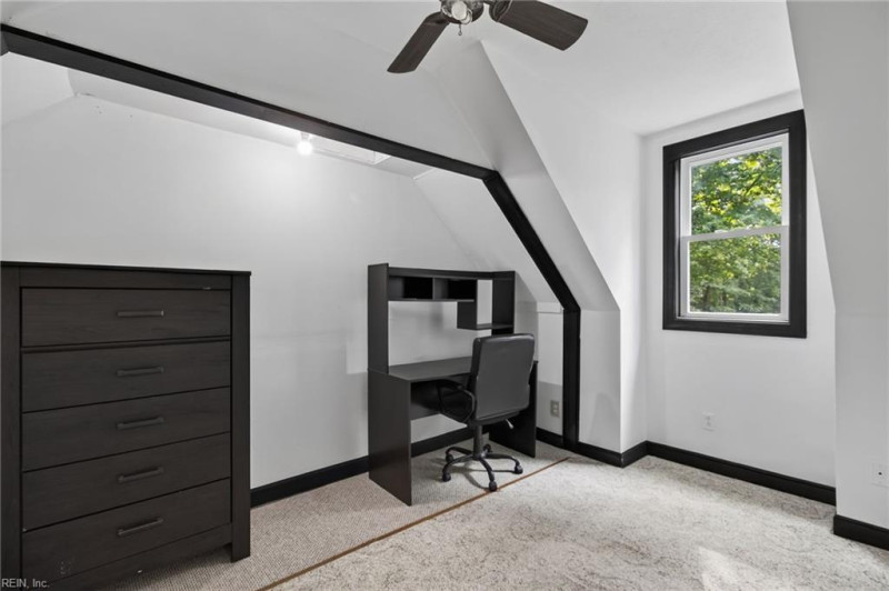 Photo 22 of 33 residential for sale in Gloucester County virginia