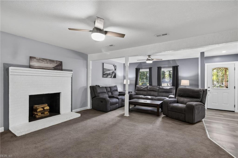 Photo 3 of 33 residential for sale in Gloucester County virginia