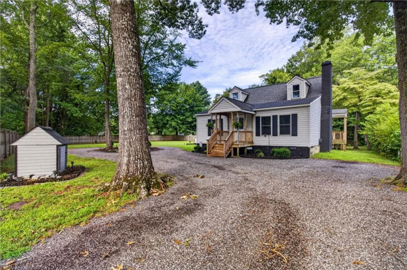 Photo 31 of 33 residential for sale in Gloucester County virginia
