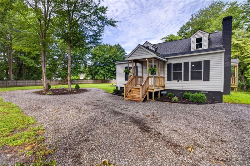 Photo 32 of 33 residential for sale in Gloucester County virginia