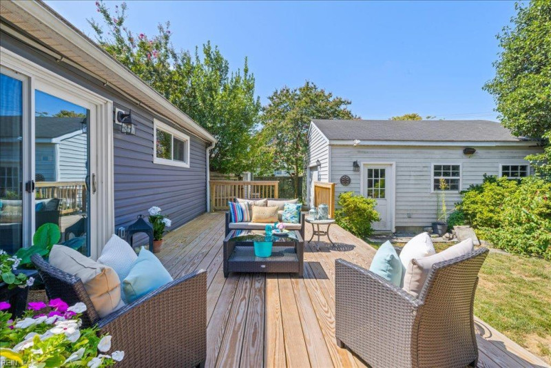 Photo 13 of 33 residential for sale in Virginia Beach virginia