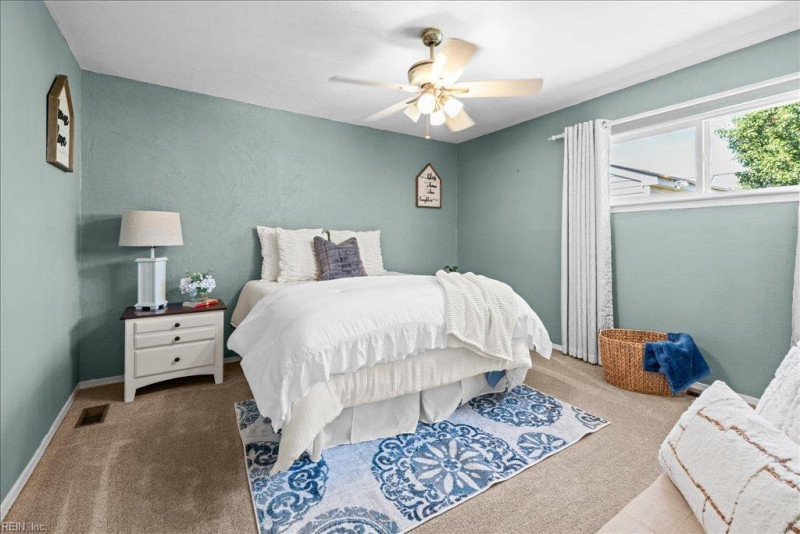 Photo 4 of 33 residential for sale in Virginia Beach virginia
