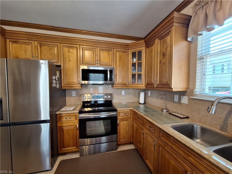 Photo 12 of 32 residential for sale in Virginia Beach virginia