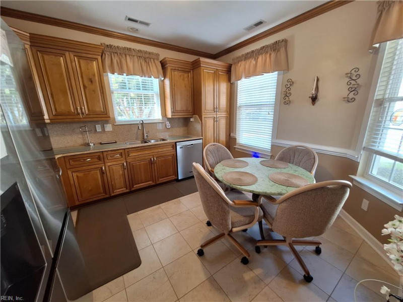 Photo 13 of 32 residential for sale in Virginia Beach virginia