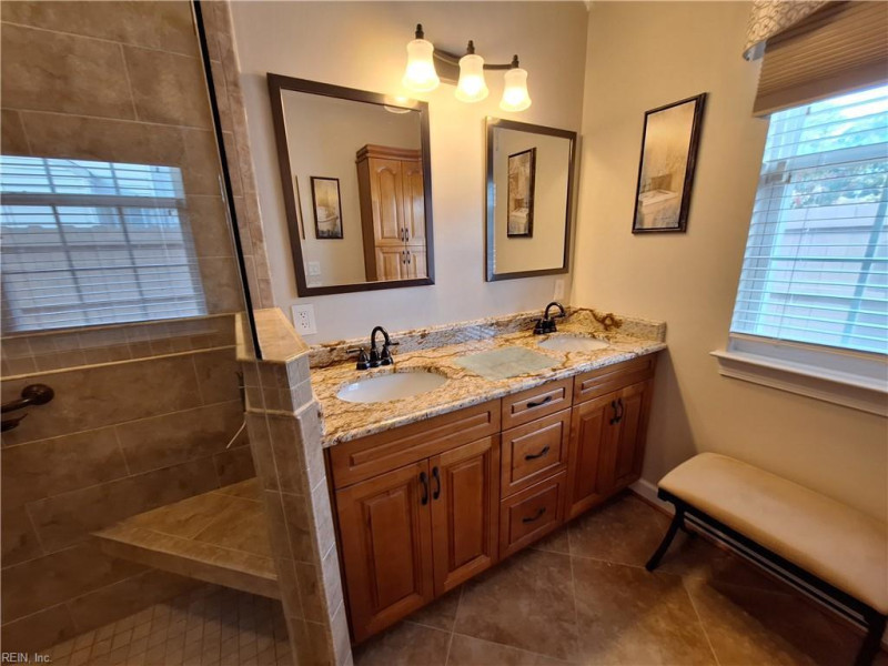 Photo 17 of 32 residential for sale in Virginia Beach virginia