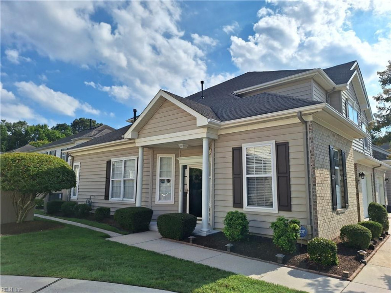 Photo 2 of 32 residential for sale in Virginia Beach virginia