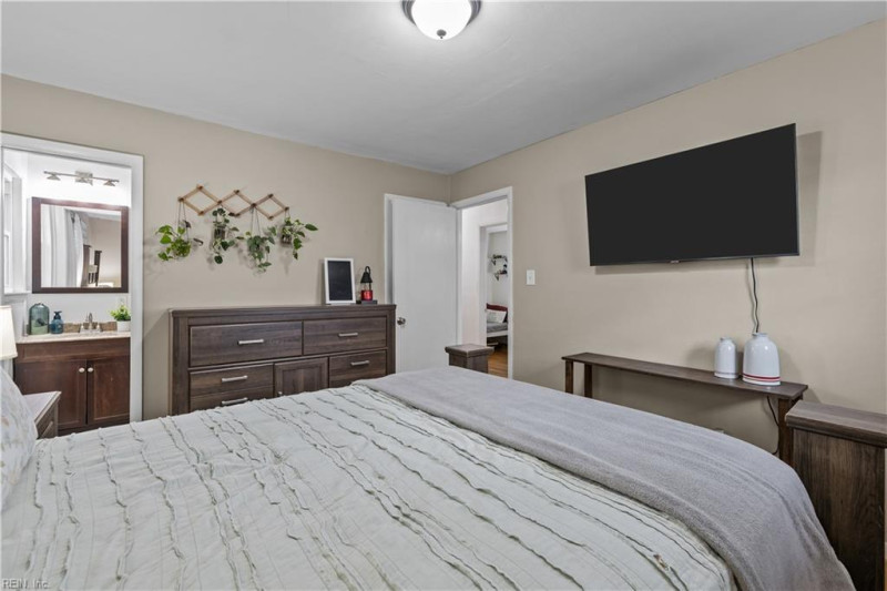 Photo 15 of 28 residential for sale in Virginia Beach virginia