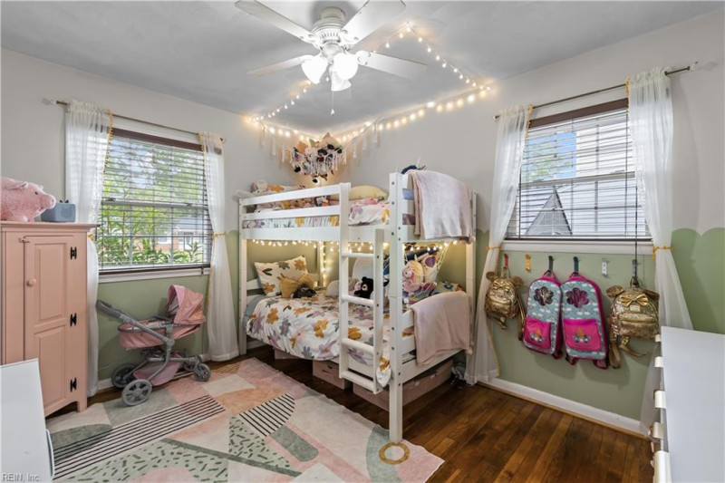 Photo 17 of 28 residential for sale in Virginia Beach virginia