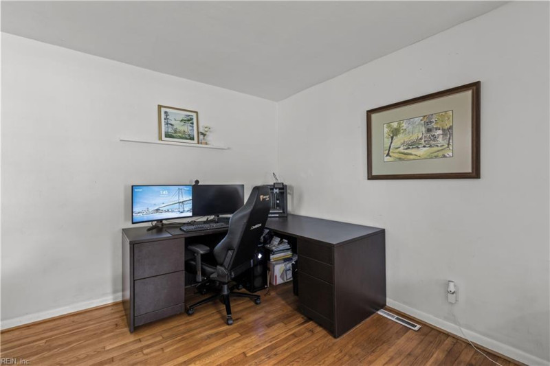 Photo 5 of 28 residential for sale in Virginia Beach virginia