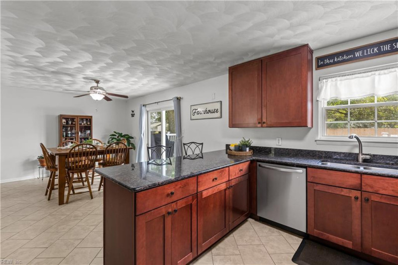 Photo 9 of 28 residential for sale in Virginia Beach virginia