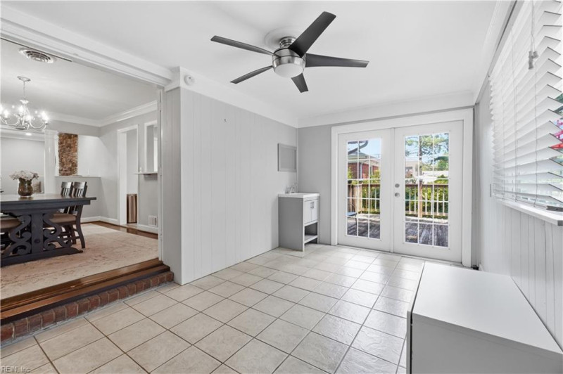 Photo 17 of 50 residential for sale in Norfolk virginia