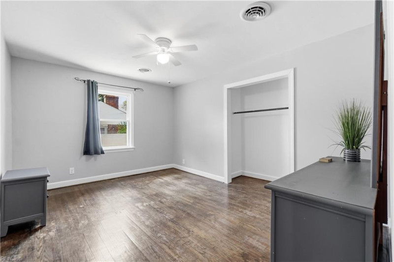 Photo 25 of 50 residential for sale in Norfolk virginia