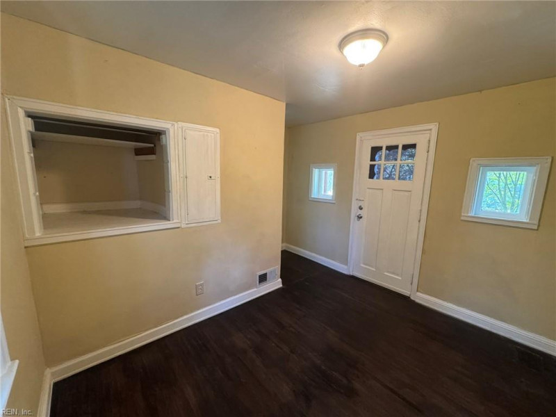Photo 17 of 32 residential for sale in Norfolk virginia Photo 17 of 32 residential for sale in Norfolk virginia