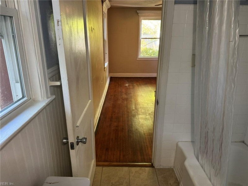 Photo 19 of 32 residential for sale in Norfolk virginia Photo 19 of 32 residential for sale in Norfolk virginia
