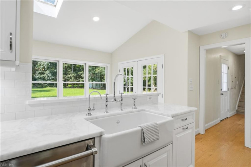 Photo 15 of 49 residential for sale in Chesapeake virginia