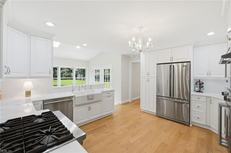 Photo 16 of 49 residential for sale in Chesapeake virginia