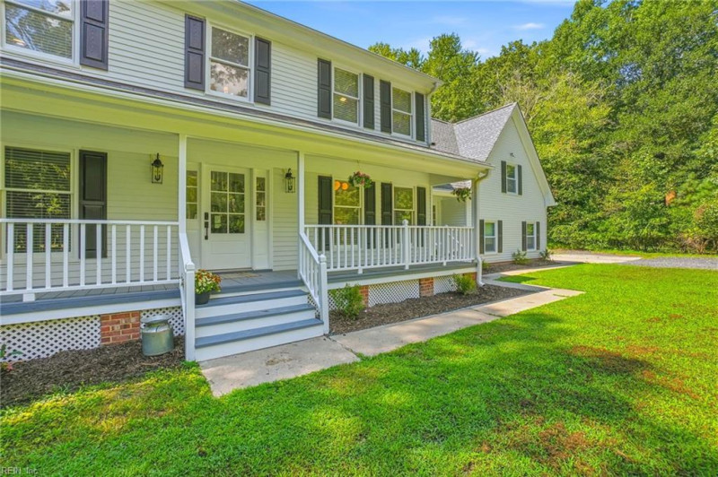 Photo 4 of 49 residential for sale in Chesapeake virginia