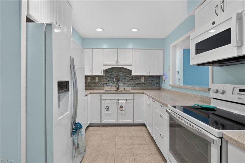Photo 10 of 23 residential for sale in Virginia Beach virginia