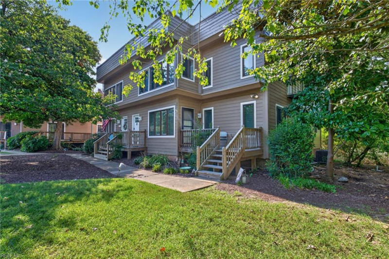 Photo 2 of 23 residential for sale in Virginia Beach virginia