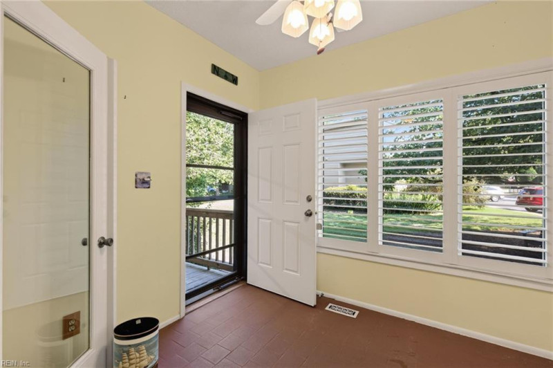 Photo 5 of 23 residential for sale in Virginia Beach virginia