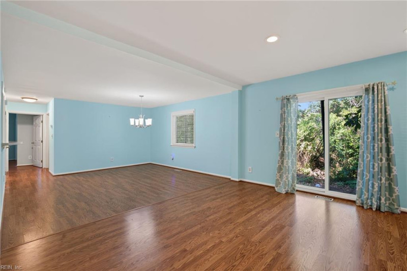 Photo 9 of 23 residential for sale in Virginia Beach virginia