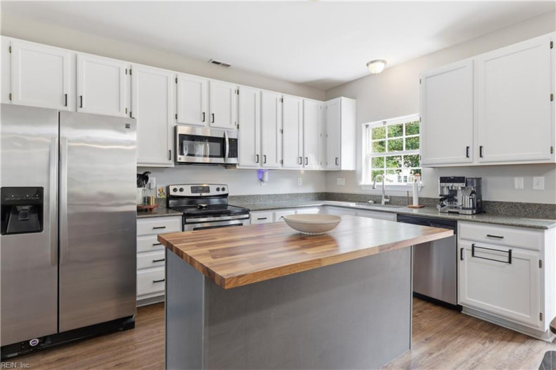 Photo 8 of 48 residential for sale in Newport News virginia