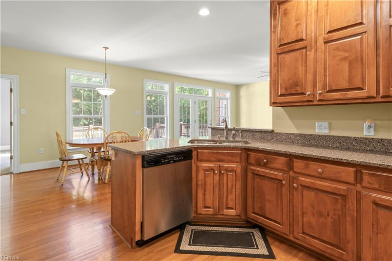 Photo 10 of 50 residential for sale in Gloucester County virginia