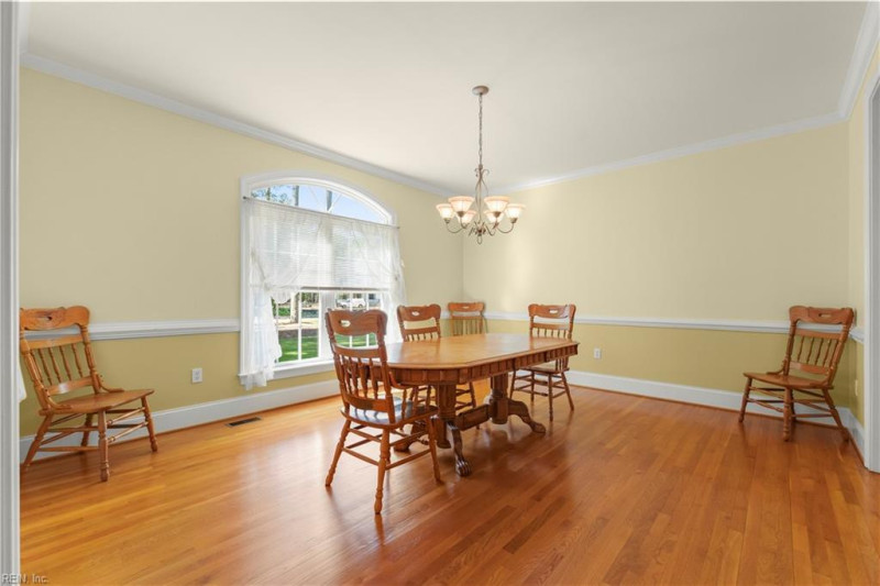 Photo 12 of 50 residential for sale in Gloucester County virginia