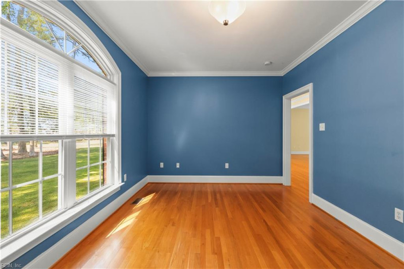 Photo 16 of 50 residential for sale in Gloucester County virginia