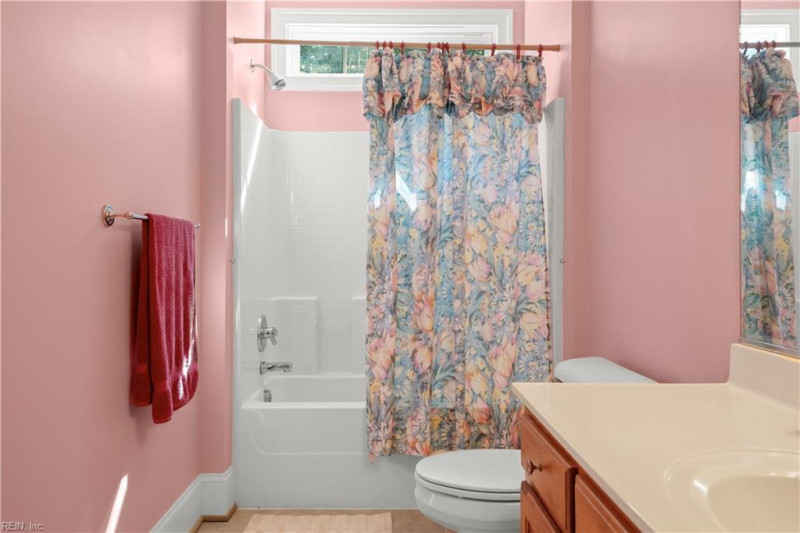 Photo 27 of 50 residential for sale in Gloucester County virginia
