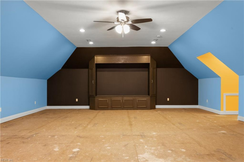 Photo 33 of 50 residential for sale in Gloucester County virginia