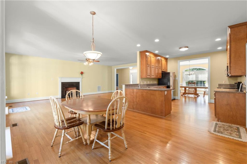 Photo 8 of 50 residential for sale in Gloucester County virginia