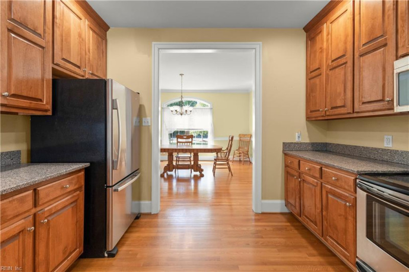 Photo 9 of 50 residential for sale in Gloucester County virginia