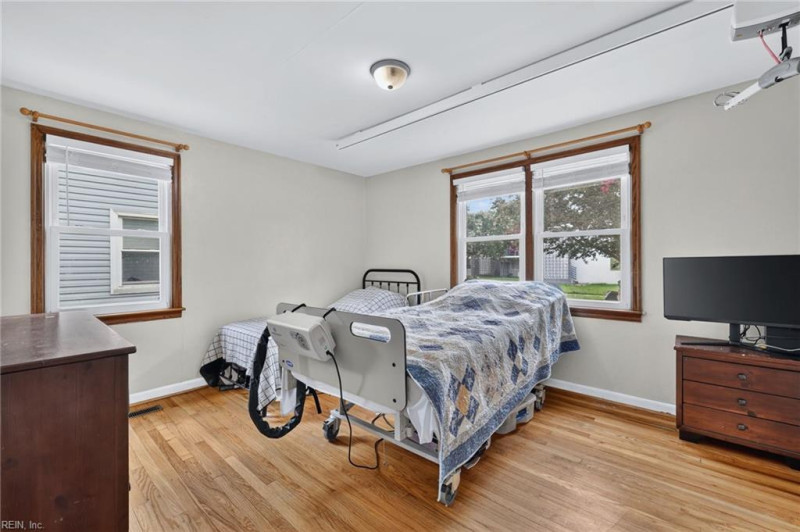 Photo 11 of 23 residential for sale in Norfolk virginia