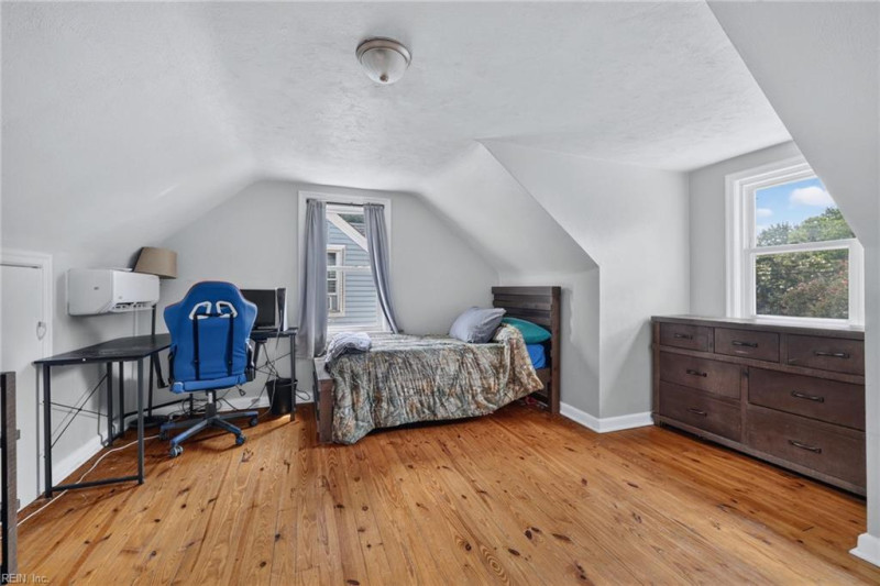 Photo 17 of 23 residential for sale in Norfolk virginia