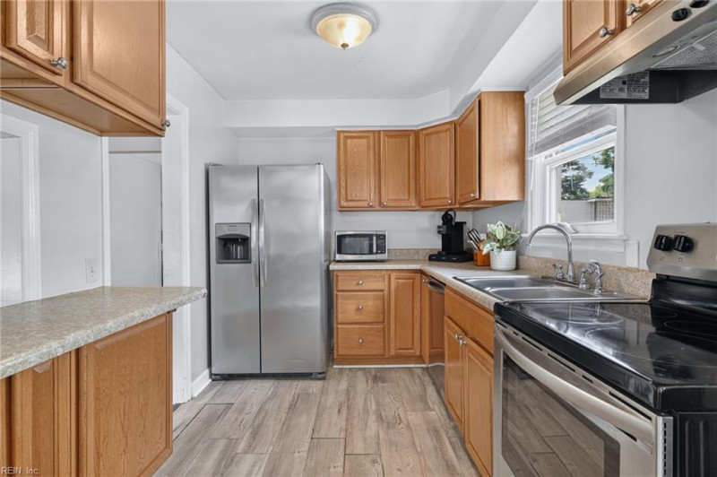 Photo 6 of 23 residential for sale in Norfolk virginia