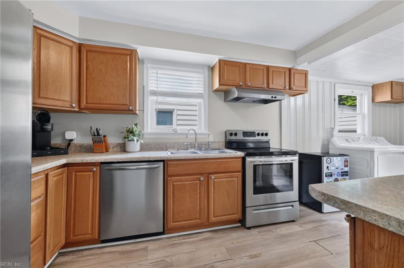 Photo 7 of 23 residential for sale in Norfolk virginia
