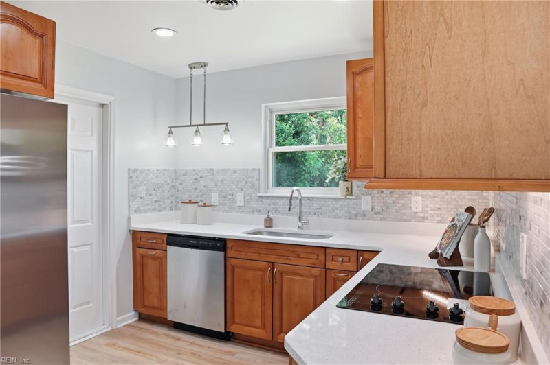 Photo 12 of 29 residential for sale in Chesapeake virginia
