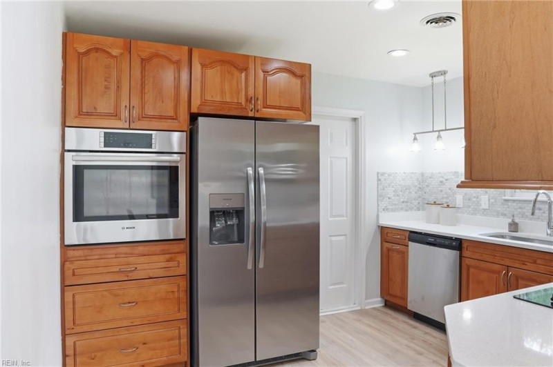 Photo 14 of 29 residential for sale in Chesapeake virginia