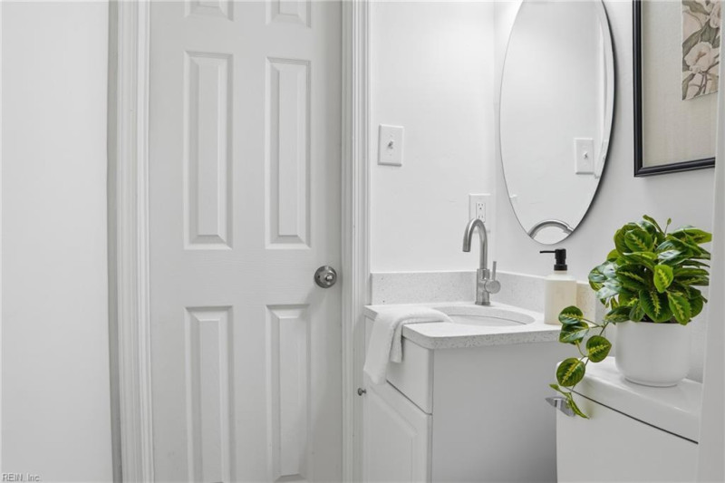 Photo 16 of 29 residential for sale in Chesapeake virginia