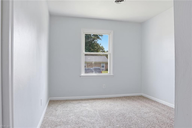 Photo 21 of 29 residential for sale in Chesapeake virginia