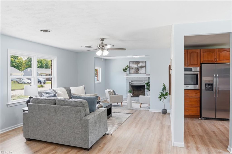 Photo 6 of 29 residential for sale in Chesapeake virginia