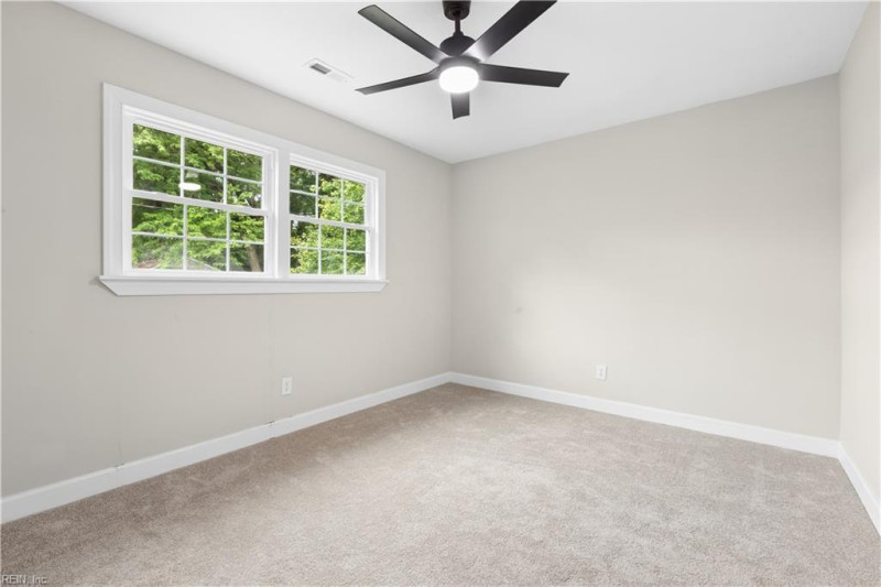 Photo 13 of 41 residential for sale in Chesapeake virginia