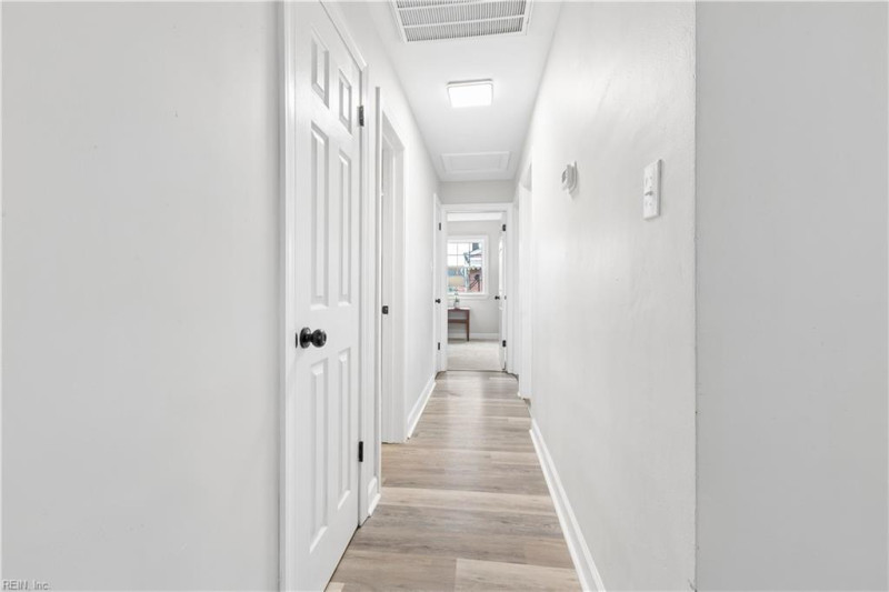 Photo 15 of 41 residential for sale in Chesapeake virginia