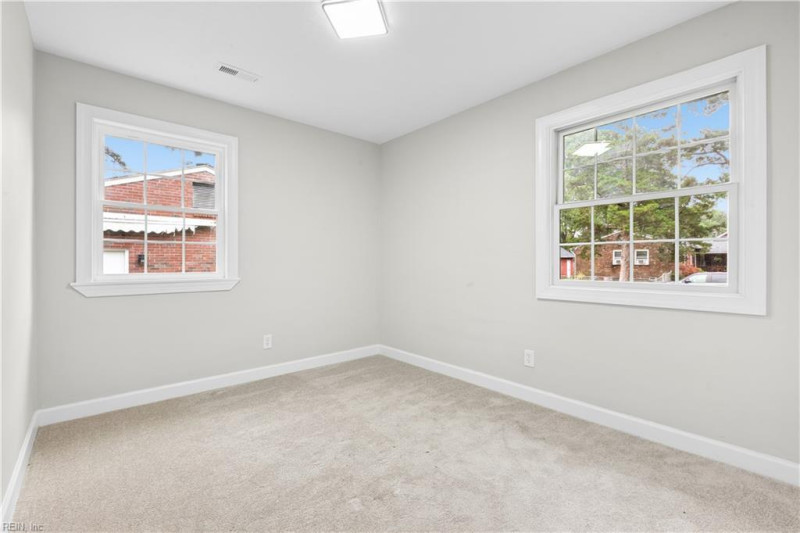 Photo 18 of 41 residential for sale in Chesapeake virginia