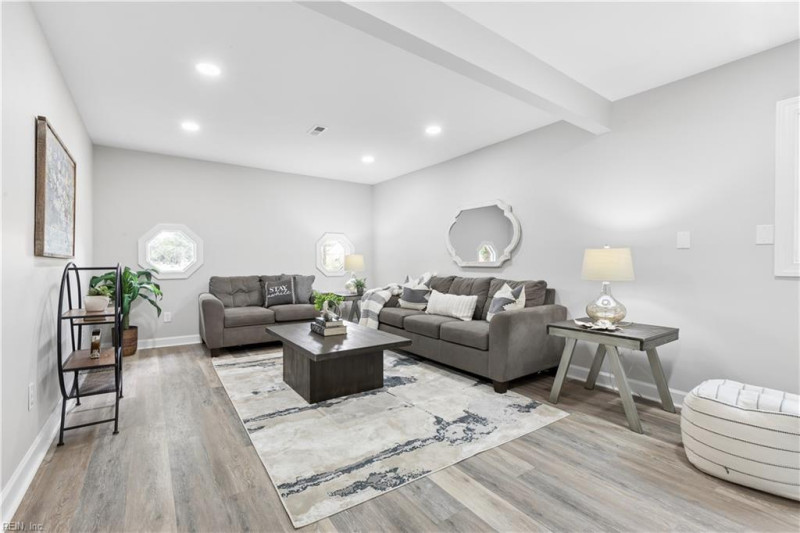 Photo 4 of 41 residential for sale in Chesapeake virginia