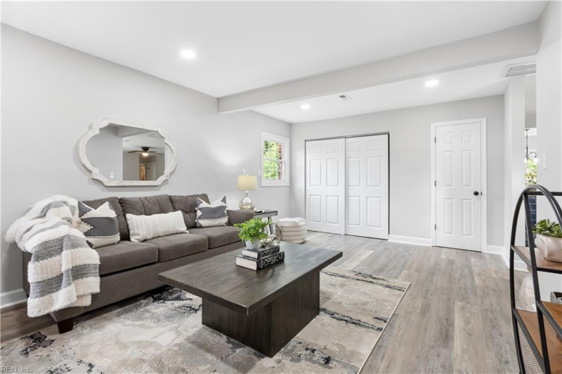 Photo 5 of 41 residential for sale in Chesapeake virginia