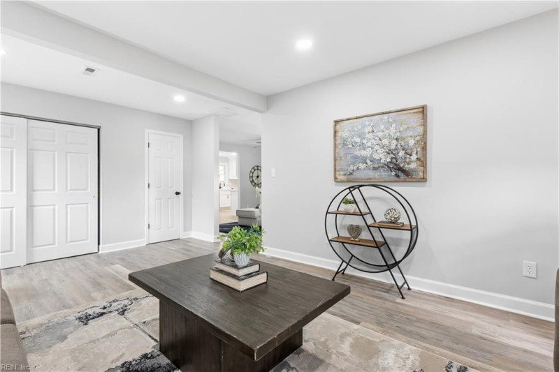Photo 6 of 41 residential for sale in Chesapeake virginia