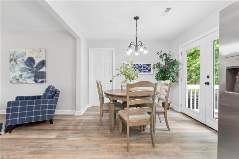 Photo 9 of 41 residential for sale in Chesapeake virginia